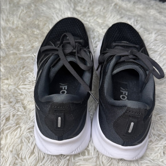 Saucony Woman’s Black and White Athletic Shoes - Picture 4 of 5